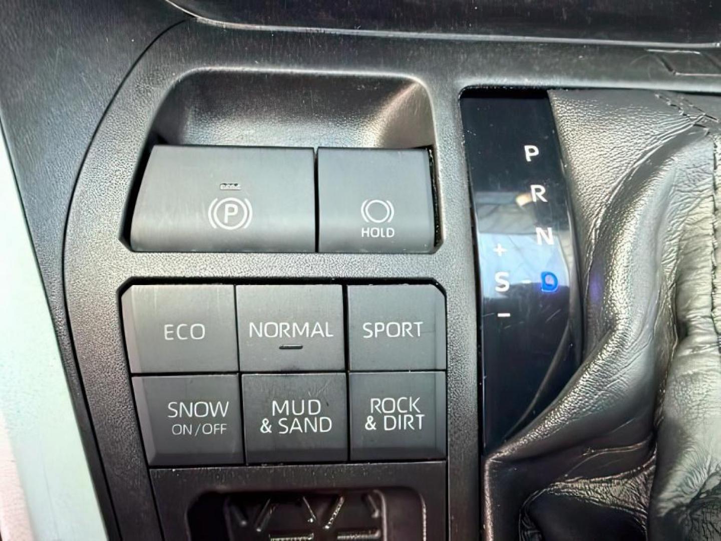 2021 Super White /Black Toyota RAV4 (2T3F1RFVXMW) with an Dynamic Force 25L I-4 portdirect injection engine, Automatic transmission, located at 1175 N Woodruff Ave, Idaho Falls, ID, 83401, 43.506901, -111.999657 - At Timberline Auto, finding a great deal on your next vehicle is always easy! Our experienced sales staff goal is to help find you the right vehicle at the right price! Our knowledgeable finance department has options for almost any credit score. We offer extended service contract options to prot- Photo#20