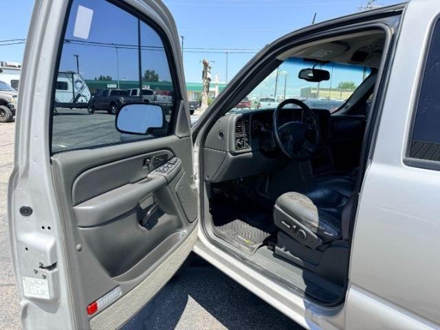 2004 Silver Birch Metallic /Dark Charcoal Chevrolet Silverado 1500 (2GCEK13T341) with an Vortec 53L V-8 regular unleaded engine, Automatic transmission, located at 1175 N Woodruff Ave, Idaho Falls, ID, 83401, 43.506901, -111.999657- Photo#34