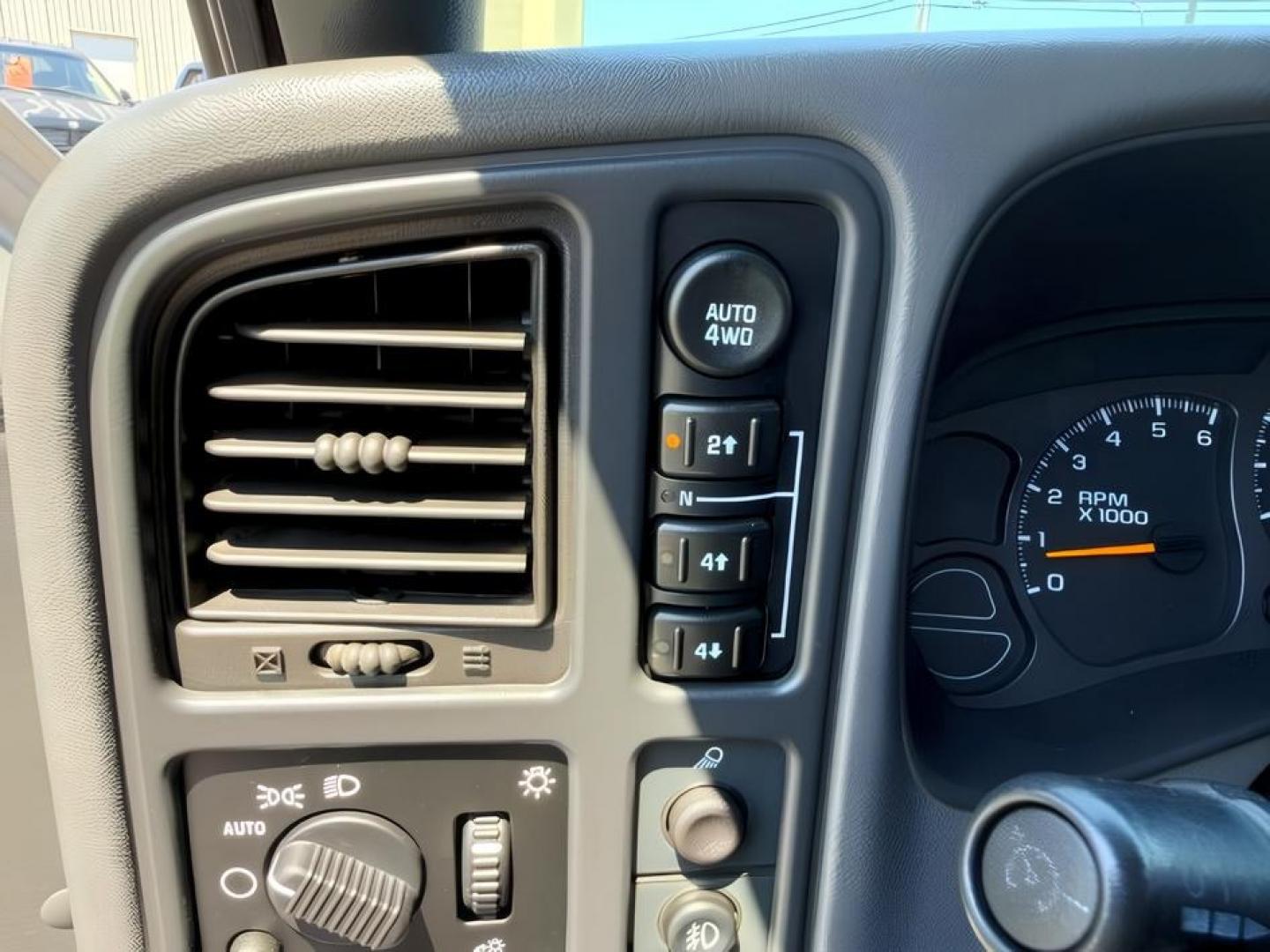 2004 Silver Birch Metallic /Dark Charcoal Chevrolet Silverado 1500 (2GCEK13T341) with an Vortec 53L V-8 regular unleaded engine, Automatic transmission, located at 1175 N Woodruff Ave, Idaho Falls, ID, 83401, 43.506901, -111.999657 - At Timberline Auto, finding a great deal on your next vehicle is always easy! Our experienced sales staff goal is to help find you the right vehicle at the right price! Our knowledgeable finance department has options for almost any credit score. We offer extended service contract options to prot- Photo#18