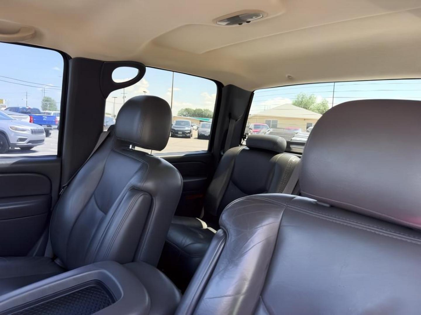 2004 Silver Birch Metallic /Dark Charcoal Chevrolet Silverado 1500 (2GCEK13T341) with an Vortec 53L V-8 regular unleaded engine, Automatic transmission, located at 1175 N Woodruff Ave, Idaho Falls, ID, 83401, 43.506901, -111.999657 - At Timberline Auto, finding a great deal on your next vehicle is always easy! Our experienced sales staff goal is to help find you the right vehicle at the right price! Our knowledgeable finance department has options for almost any credit score. We offer extended service contract options to prot- Photo#19
