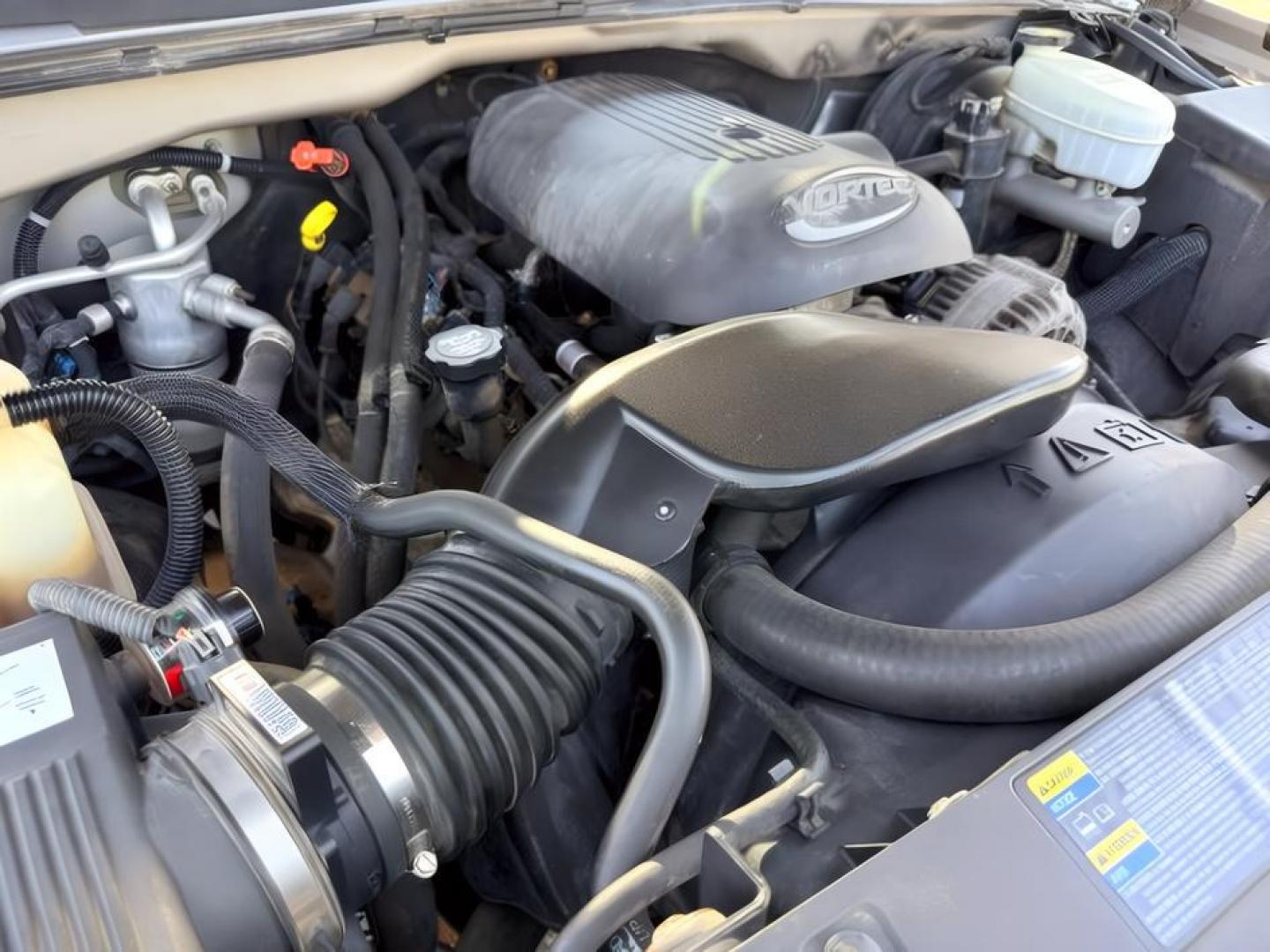 2004 Silver Birch Metallic /Dark Charcoal Chevrolet Silverado 1500 (2GCEK13T341) with an Vortec 53L V-8 regular unleaded engine, Automatic transmission, located at 1175 N Woodruff Ave, Idaho Falls, ID, 83401, 43.506901, -111.999657 - At Timberline Auto, finding a great deal on your next vehicle is always easy! Our experienced sales staff goal is to help find you the right vehicle at the right price! Our knowledgeable finance department has options for almost any credit score. We offer extended service contract options to prot- Photo#23
