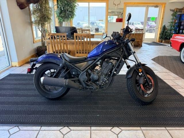 2022 BLUE /NA HONDA REBEL 300 (MLHNC5303N5) , MANUAL transmission, located at 1235 N Woodruff Ave., Idaho Falls, 83401, (208) 523-1053, 43.507172, -112.000488- Photo#5