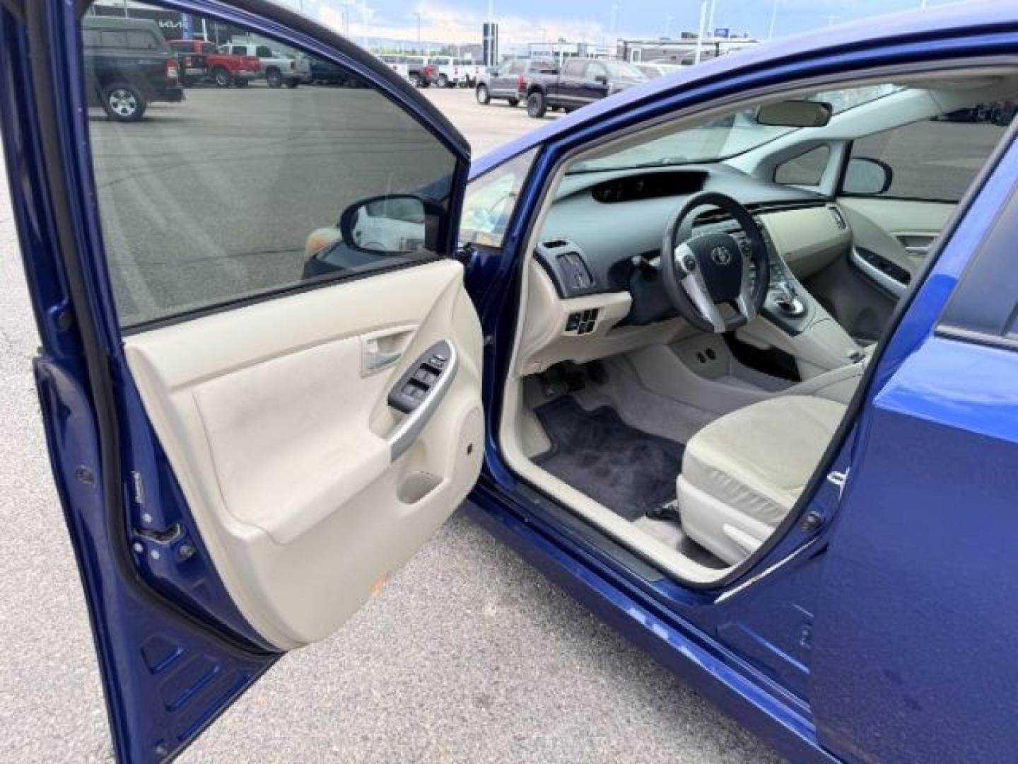 2011 BLUE /Dark Gray Toyota Prius (JTDKN3DUXB0) with an 18L I-4 DOHC engine, Automatic transmission, located at 1175 N Woodruff Ave, Idaho Falls, ID, 83401, 43.506901, -111.999657 - At Timberline Auto, finding a great deal on your next vehicle is always easy! Our experienced sales staff goal is to help find you the right vehicle at the right price! Our knowledgeable finance department has options for almost any credit score. We offer extended service contract options to prot- Photo#9