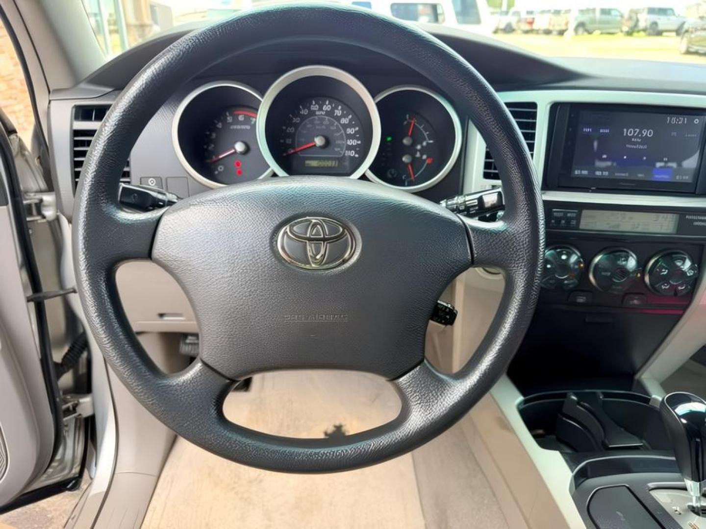 2007 SILVER /Stone Toyota 4Runner (JTEBU14R870) with an 4L V-6 DOHC engine, Automatic transmission, located at 1175 N Woodruff Ave, Idaho Falls, ID, 83401, 43.506901, -111.999657- Photo#14