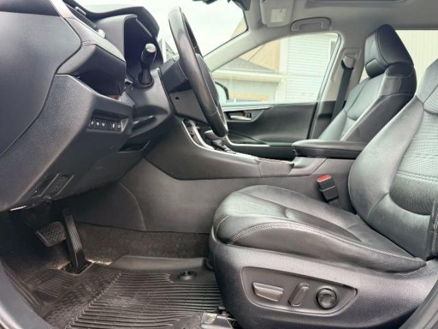 2021 GRAY /Black Toyota RAV4 Hybrid Limited (2T3D6RFV3MW) with an Dynamic Force 2.5L I-4 port/direct injection engine, AUTOMATIC transmission, located at 1235 N Woodruff Ave., Idaho Falls, 83401, (208) 523-1053, 43.507172, -112.000488 - At Timberline Auto, finding a great deal on your next vehicle is always easy! Our experienced sales staff goal is to help find you the right vehicle at the right price! Our knowledgeable finance department has options for almost any credit score. We offer extended service contract options to prot- Photo#39