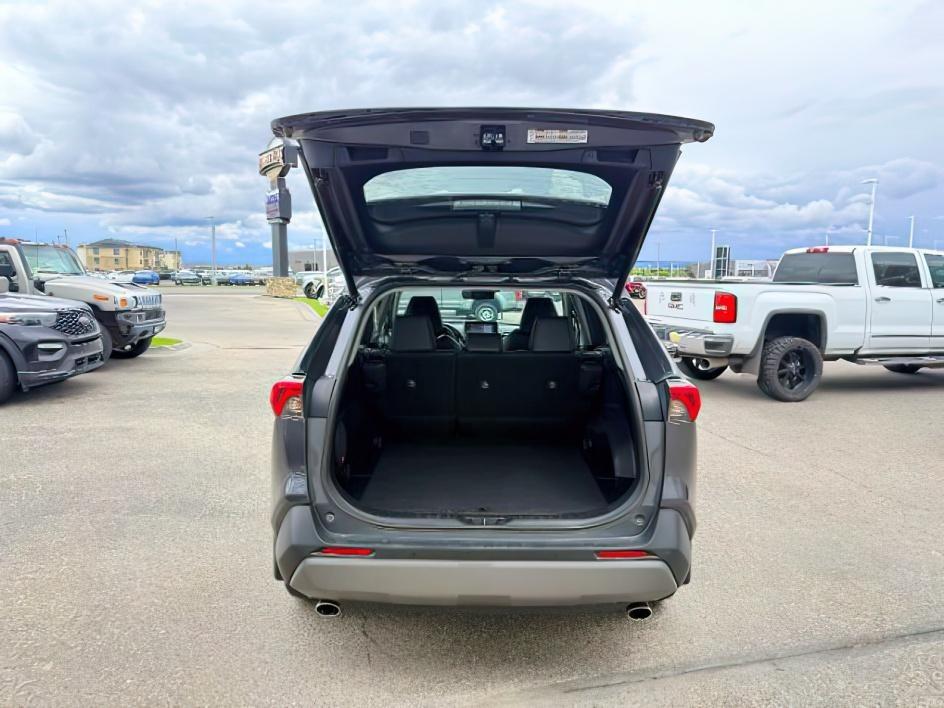 2021 GRAY /Black Toyota RAV4 Hybrid Limited (2T3D6RFV3MW) with an Dynamic Force 2.5L I-4 port/direct injection engine, AUTOMATIC transmission, located at 1235 N Woodruff Ave., Idaho Falls, 83401, (208) 523-1053, 43.507172, -112.000488 - At Timberline Auto, finding a great deal on your next vehicle is always easy! Our experienced sales staff goal is to help find you the right vehicle at the right price! Our knowledgeable finance department has options for almost any credit score. We offer extended service contract options to prot- Photo#5