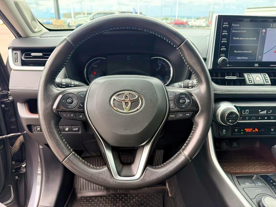 2021 GRAY /Black Toyota RAV4 Hybrid Limited (2T3D6RFV3MW) with an Dynamic Force 2.5L I-4 port/direct injection engine, AUTOMATIC transmission, located at 1235 N Woodruff Ave., Idaho Falls, 83401, (208) 523-1053, 43.507172, -112.000488 - At Timberline Auto, finding a great deal on your next vehicle is always easy! Our experienced sales staff goal is to help find you the right vehicle at the right price! Our knowledgeable finance department has options for almost any credit score. We offer extended service contract options to prot- Photo#15