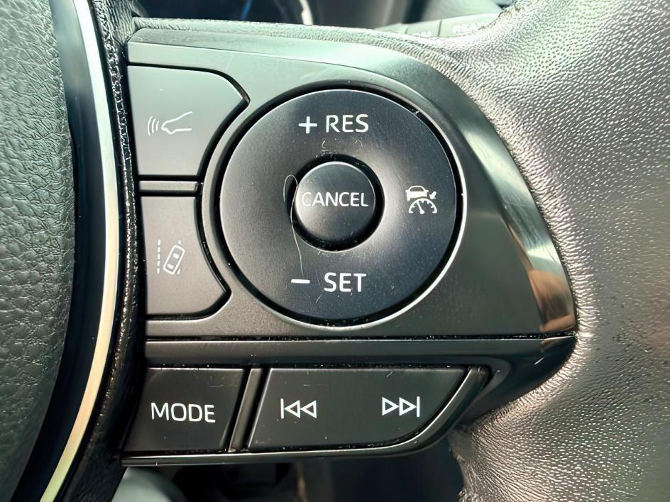 2021 GRAY /Black Toyota RAV4 Hybrid Limited (2T3D6RFV3MW) with an Dynamic Force 2.5L I-4 port/direct injection engine, AUTOMATIC transmission, located at 1235 N Woodruff Ave., Idaho Falls, 83401, (208) 523-1053, 43.507172, -112.000488 - At Timberline Auto, finding a great deal on your next vehicle is always easy! Our experienced sales staff goal is to help find you the right vehicle at the right price! Our knowledgeable finance department has options for almost any credit score. We offer extended service contract options to prot- Photo#21
