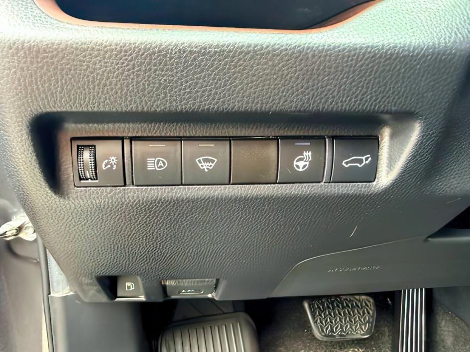 2021 GRAY /Black Toyota RAV4 Hybrid Limited (2T3D6RFV3MW) with an Dynamic Force 2.5L I-4 port/direct injection engine, AUTOMATIC transmission, located at 1235 N Woodruff Ave., Idaho Falls, 83401, (208) 523-1053, 43.507172, -112.000488 - At Timberline Auto, finding a great deal on your next vehicle is always easy! Our experienced sales staff goal is to help find you the right vehicle at the right price! Our knowledgeable finance department has options for almost any credit score. We offer extended service contract options to prot- Photo#23