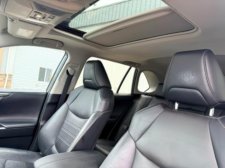 2021 GRAY /Black Toyota RAV4 Hybrid Limited (2T3D6RFV3MW) with an Dynamic Force 2.5L I-4 port/direct injection engine, AUTOMATIC transmission, located at 1235 N Woodruff Ave., Idaho Falls, 83401, (208) 523-1053, 43.507172, -112.000488 - At Timberline Auto, finding a great deal on your next vehicle is always easy! Our experienced sales staff goal is to help find you the right vehicle at the right price! Our knowledgeable finance department has options for almost any credit score. We offer extended service contract options to prot- Photo#24
