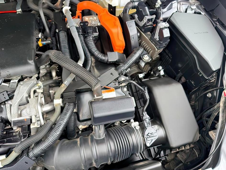 2021 GRAY /Black Toyota RAV4 Hybrid Limited (2T3D6RFV3MW) with an Dynamic Force 2.5L I-4 port/direct injection engine, AUTOMATIC transmission, located at 1235 N Woodruff Ave., Idaho Falls, 83401, (208) 523-1053, 43.507172, -112.000488 - At Timberline Auto, finding a great deal on your next vehicle is always easy! Our experienced sales staff goal is to help find you the right vehicle at the right price! Our knowledgeable finance department has options for almost any credit score. We offer extended service contract options to prot- Photo#25