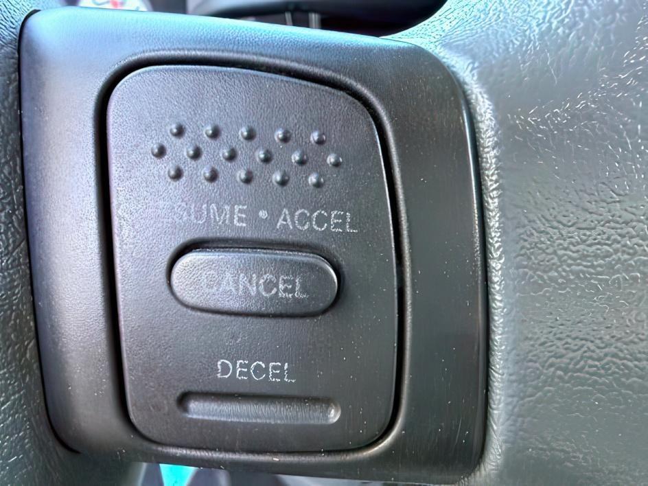 2006 WHITE /Medium Slate Gray Cloth Interior Dodge Ram 2500 (1D7KS28D56J) with an 57L V8 OHV 16V engine, Automatic transmission, located at 1175 N Woodruff Ave, Idaho Falls, ID, 83401, 43.506901, -111.999657 - At Timberline Auto, finding a great deal on your next vehicle is always easy! Our experienced sales staff goal is to help find you the right vehicle at the right price! Our knowledgeable finance department has options for almost any credit score. We offer extended service contract options to prot- Photo#17