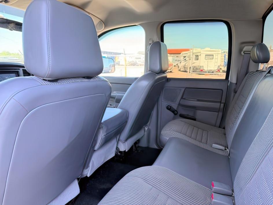 2006 WHITE /Medium Slate Gray Cloth Interior Dodge Ram 2500 (1D7KS28D56J) with an 57L V8 OHV 16V engine, Automatic transmission, located at 1175 N Woodruff Ave, Idaho Falls, ID, 83401, 43.506901, -111.999657 - At Timberline Auto, finding a great deal on your next vehicle is always easy! Our experienced sales staff goal is to help find you the right vehicle at the right price! Our knowledgeable finance department has options for almost any credit score. We offer extended service contract options to prot- Photo#22