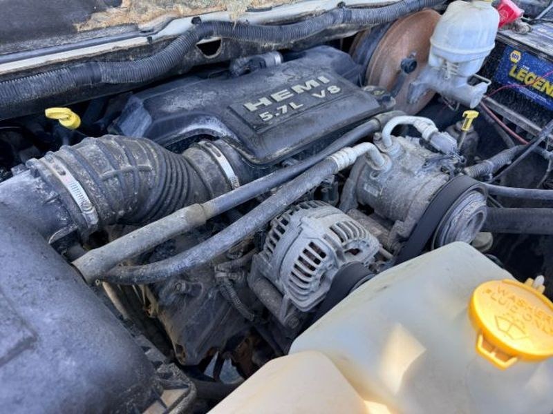 2006 WHITE /Medium Slate Gray Dodge Ram Pickup ST (1D7KS28D56J) with an V8, 5.7L engine, 6-speed manual transmission, located at 1175 N Woodruff Ave, Idaho Falls, ID, 83401, 43.506901, -111.999657 - <b>Vehicle Details</b><br>Get ready to tackle tough jobs and weekend adventures in this **2006 Dodge Ram Pickup 2500 ST Quad Cab 4WD**. Built with legendary Dodge strength and powered by a **V8 5.7L Gasoline engine**, this heavy-duty pickup delivers the capability, confidence, and rugged style drive- Photo#23