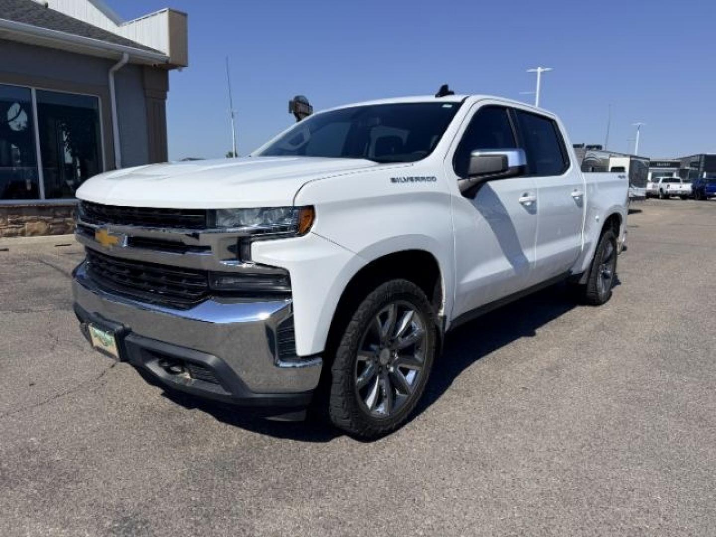 2019 WHITE /CLOTH Chevrolet Silverado 1500 (1GCUYDED5KZ) with an 53L V8 engine, Automatic transmission, located at 1175 N Woodruff Ave, Idaho Falls, ID, 83401, 43.506901, -111.999657 - At Timberline Auto, finding a great deal on your next vehicle is always easy! Our experienced sales staff goal is to help find you the right vehicle at the right price! Our knowledgeable finance department has options for almost any credit score. We offer extended service contract options to prot- Photo#26