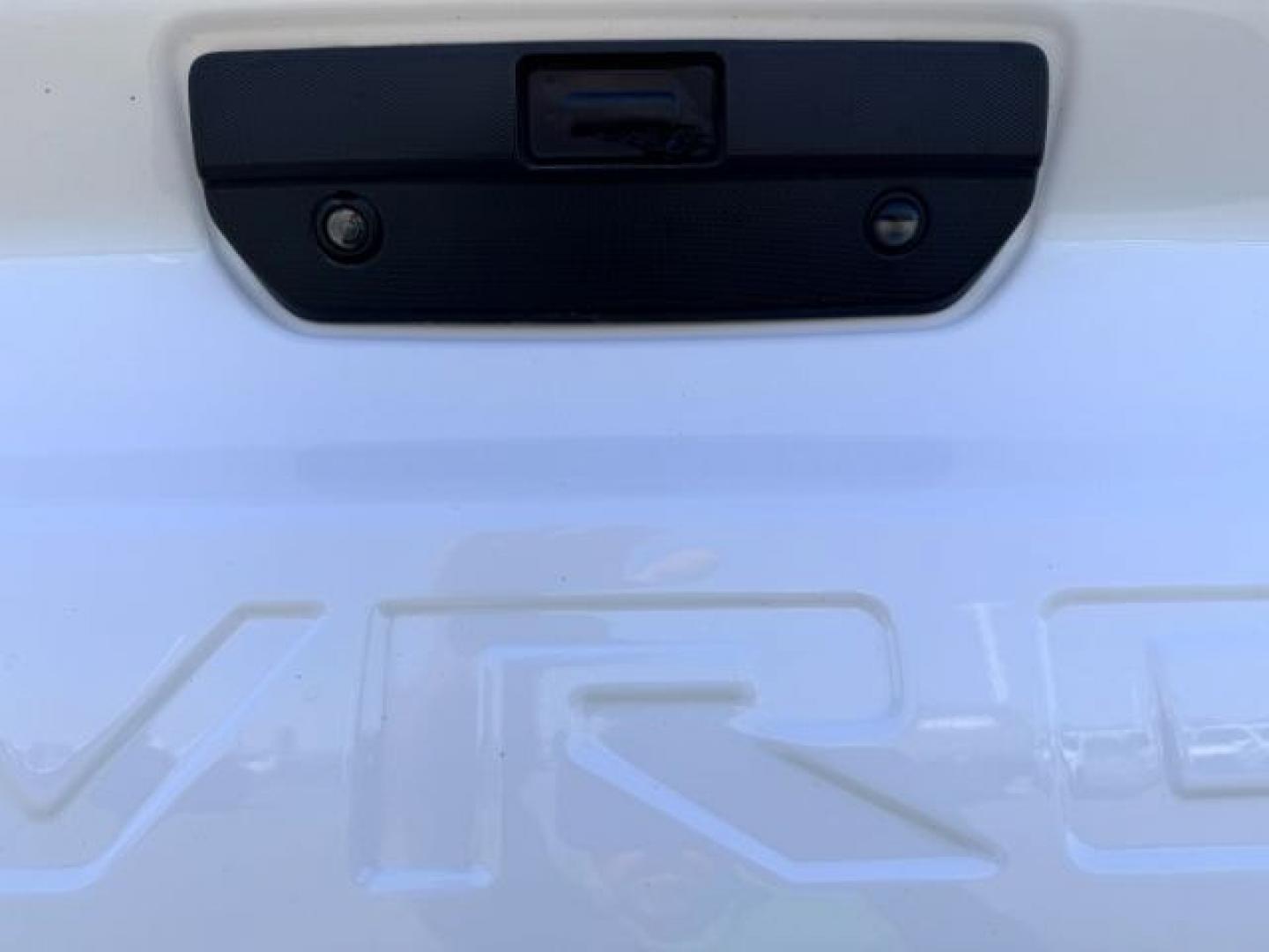 2019 WHITE /CLOTH Chevrolet Silverado 1500 (1GCUYDED5KZ) with an 53L V8 engine, Automatic transmission, located at 1175 N Woodruff Ave, Idaho Falls, ID, 83401, 43.506901, -111.999657 - At Timberline Auto, finding a great deal on your next vehicle is always easy! Our experienced sales staff goal is to help find you the right vehicle at the right price! Our knowledgeable finance department has options for almost any credit score. We offer extended service contract options to prot- Photo#30