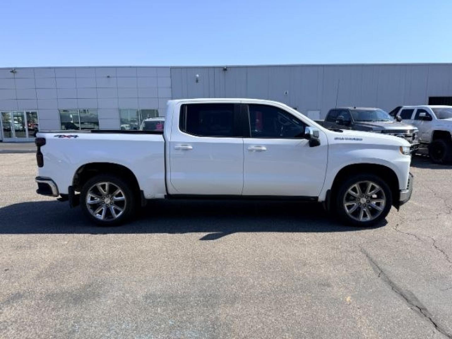 2019 WHITE /CLOTH Chevrolet Silverado 1500 (1GCUYDED5KZ) with an 53L V8 engine, Automatic transmission, located at 1175 N Woodruff Ave, Idaho Falls, ID, 83401, 43.506901, -111.999657 - At Timberline Auto, finding a great deal on your next vehicle is always easy! Our experienced sales staff goal is to help find you the right vehicle at the right price! Our knowledgeable finance department has options for almost any credit score. We offer extended service contract options to prot- Photo#32