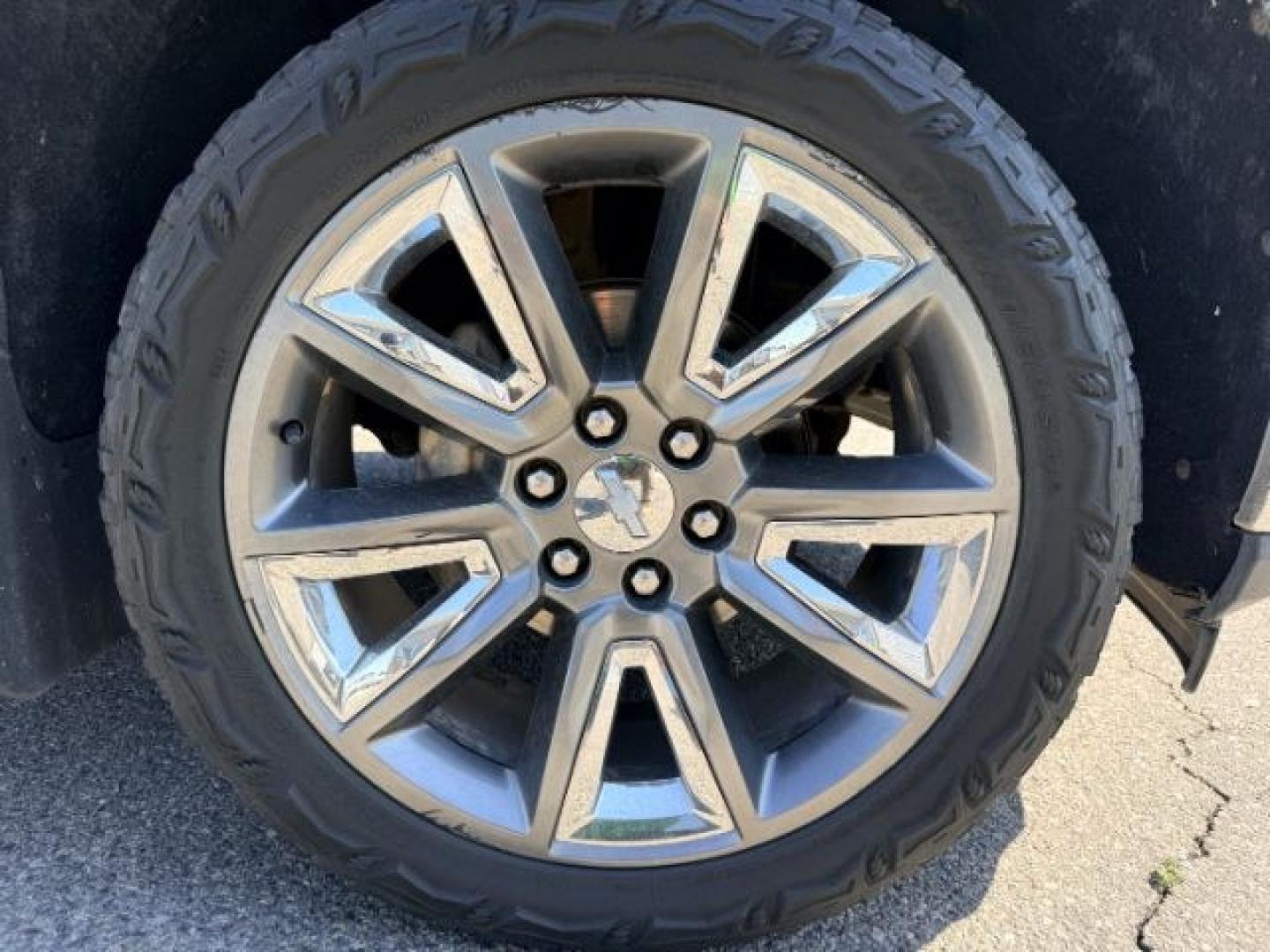 2019 WHITE /CLOTH Chevrolet Silverado 1500 (1GCUYDED5KZ) with an 53L V8 engine, Automatic transmission, located at 1175 N Woodruff Ave, Idaho Falls, ID, 83401, 43.506901, -111.999657 - At Timberline Auto, finding a great deal on your next vehicle is always easy! Our experienced sales staff goal is to help find you the right vehicle at the right price! Our knowledgeable finance department has options for almost any credit score. We offer extended service contract options to prot- Photo#35