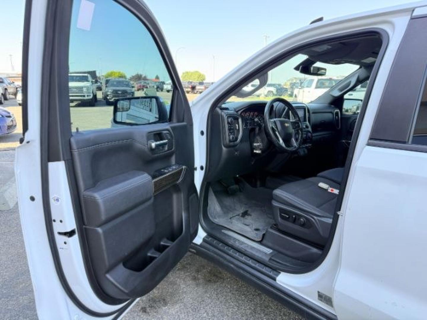 2019 WHITE /CLOTH Chevrolet Silverado 1500 (1GCUYDED5KZ) with an 53L V8 engine, Automatic transmission, located at 1175 N Woodruff Ave, Idaho Falls, ID, 83401, 43.506901, -111.999657 - At Timberline Auto, finding a great deal on your next vehicle is always easy! Our experienced sales staff goal is to help find you the right vehicle at the right price! Our knowledgeable finance department has options for almost any credit score. We offer extended service contract options to prot- Photo#36