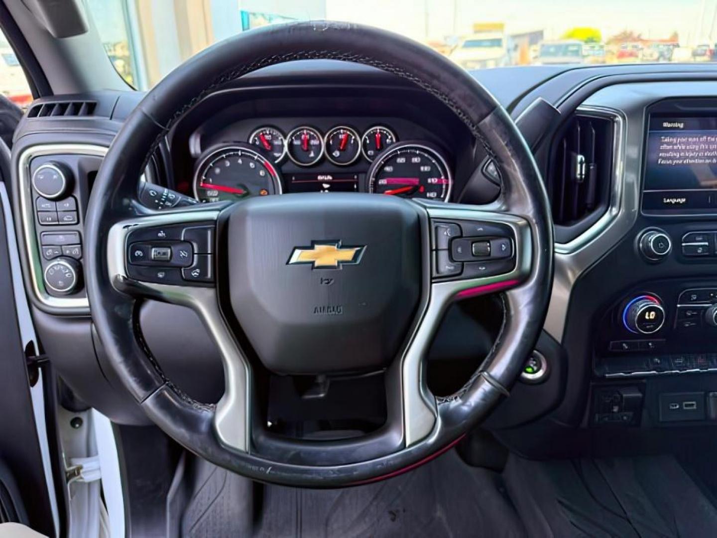 2019 WHITE /CLOTH Chevrolet Silverado 1500 (1GCUYDED5KZ) with an 53L V8 engine, Automatic transmission, located at 1175 N Woodruff Ave, Idaho Falls, ID, 83401, 43.506901, -111.999657 - At Timberline Auto, finding a great deal on your next vehicle is always easy! Our experienced sales staff goal is to help find you the right vehicle at the right price! Our knowledgeable finance department has options for almost any credit score. We offer extended service contract options to prot- Photo#13