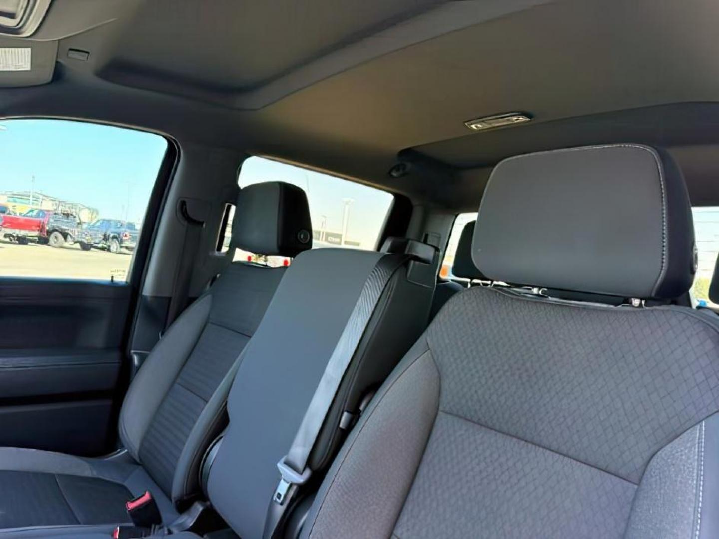 2019 WHITE /CLOTH Chevrolet Silverado 1500 (1GCUYDED5KZ) with an 53L V8 engine, Automatic transmission, located at 1175 N Woodruff Ave, Idaho Falls, ID, 83401, 43.506901, -111.999657 - At Timberline Auto, finding a great deal on your next vehicle is always easy! Our experienced sales staff goal is to help find you the right vehicle at the right price! Our knowledgeable finance department has options for almost any credit score. We offer extended service contract options to prot- Photo#21