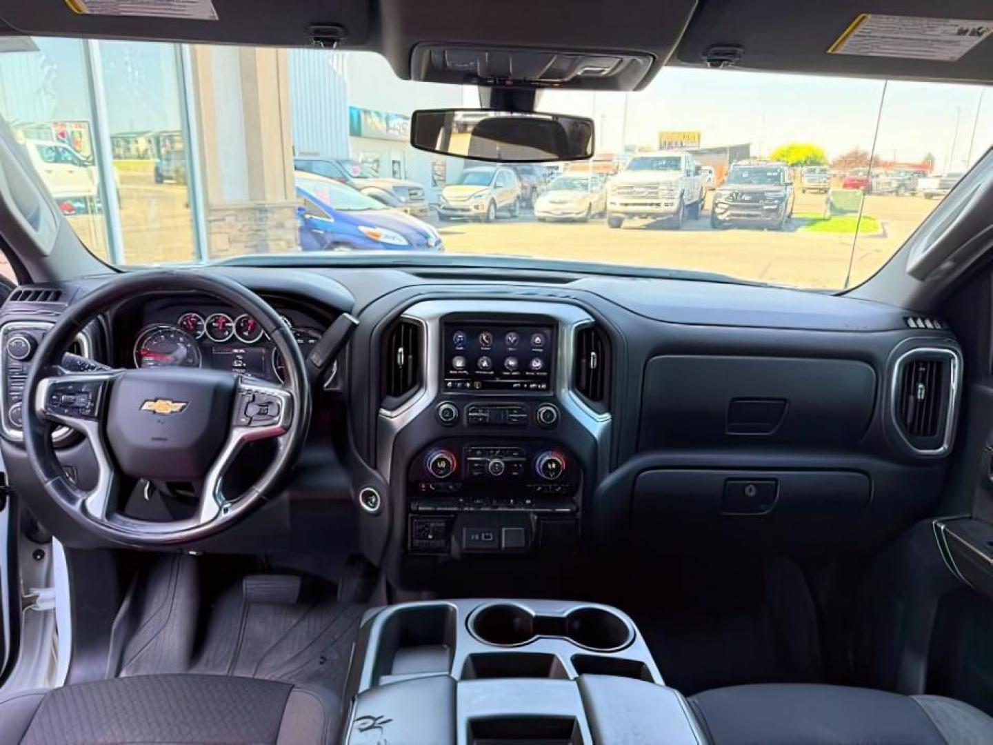 2019 WHITE /CLOTH Chevrolet Silverado 1500 (1GCUYDED5KZ) with an 53L V8 engine, Automatic transmission, located at 1175 N Woodruff Ave, Idaho Falls, ID, 83401, 43.506901, -111.999657 - At Timberline Auto, finding a great deal on your next vehicle is always easy! Our experienced sales staff goal is to help find you the right vehicle at the right price! Our knowledgeable finance department has options for almost any credit score. We offer extended service contract options to prot- Photo#23