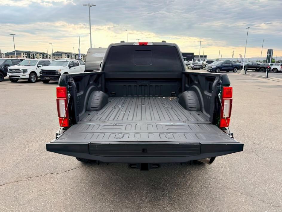 2022 BLACK /Black Onyx Ford F-350 (1FT8W3BT7NE) with an Powerstroke 67L V-8 diesel direct injection engine, Automatic transmission, located at 1175 N Woodruff Ave, Idaho Falls, ID, 83401, 43.506901, -111.999657 - At Timberline Auto, finding a great deal on your next vehicle is always easy! Our experienced sales staff goal is to help find you the right vehicle at the right price! Our knowledgeable finance department has options for almost any credit score. We offer extended service contract options to prot- Photo#5