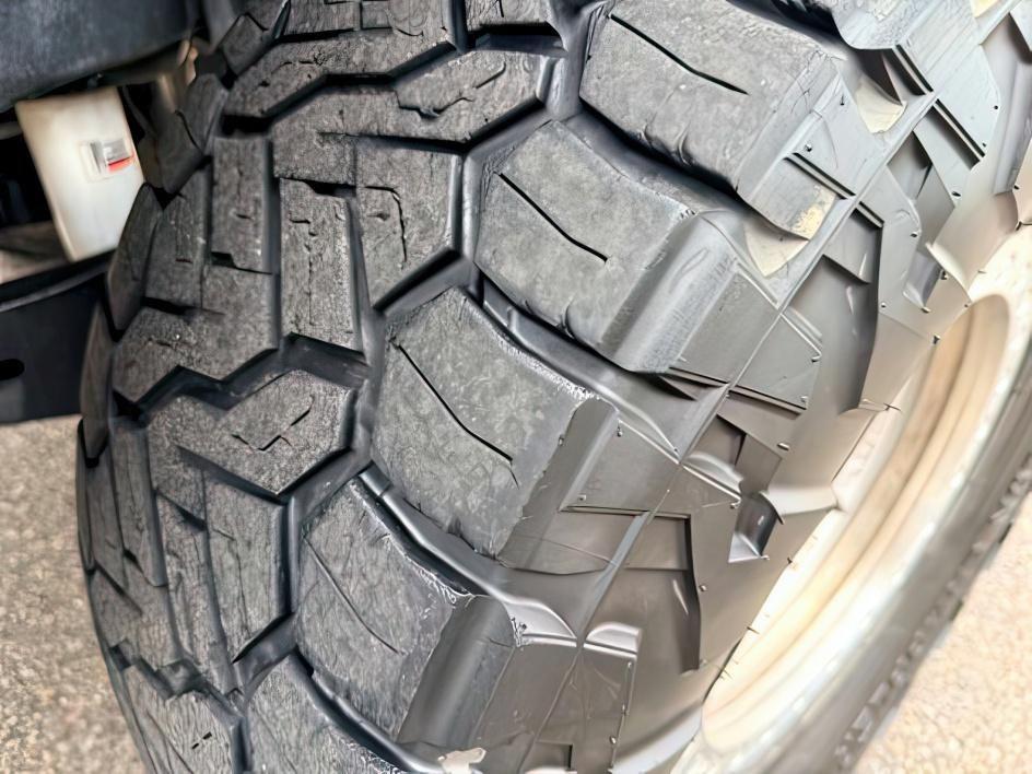 2022 BLACK /Black Onyx Ford F-350 (1FT8W3BT7NE) with an Powerstroke 67L V-8 diesel direct injection engine, Automatic transmission, located at 1175 N Woodruff Ave, Idaho Falls, ID, 83401, 43.506901, -111.999657 - At Timberline Auto, finding a great deal on your next vehicle is always easy! Our experienced sales staff goal is to help find you the right vehicle at the right price! Our knowledgeable finance department has options for almost any credit score. We offer extended service contract options to prot- Photo#10