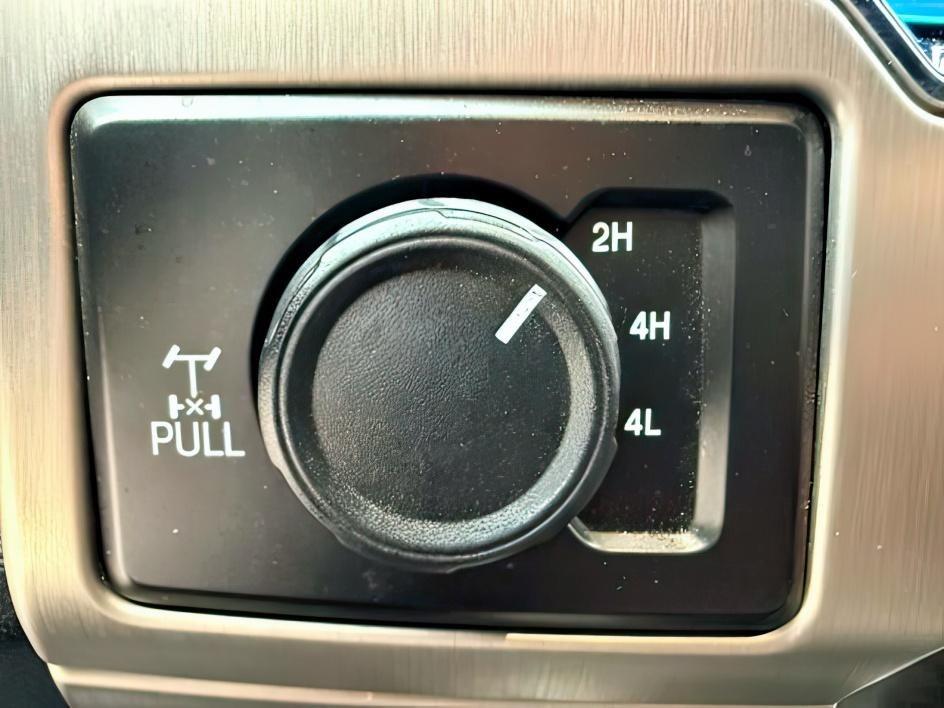2022 BLACK /Black Onyx Ford F-350 (1FT8W3BT7NE) with an Powerstroke 67L V-8 diesel direct injection engine, Automatic transmission, located at 1175 N Woodruff Ave, Idaho Falls, ID, 83401, 43.506901, -111.999657 - At Timberline Auto, finding a great deal on your next vehicle is always easy! Our experienced sales staff goal is to help find you the right vehicle at the right price! Our knowledgeable finance department has options for almost any credit score. We offer extended service contract options to prot- Photo#19
