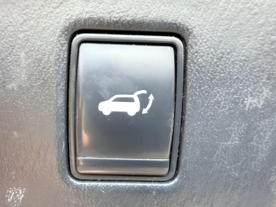 2016 ORANGE /Black Nissan Murano (5N1AZ2MH4GN) with an 35L V-6 DOHC engine, Automatic transmission, located at 1175 N Woodruff Ave, Idaho Falls, ID, 83401, 43.506901, -111.999657 - At Timberline Auto, finding a great deal on your next vehicle is always easy! Our experienced sales staff goal is to help find you the right vehicle at the right price! Our knowledgeable finance department has options for almost any credit score. We offer extended service contract options to prot- Photo#5