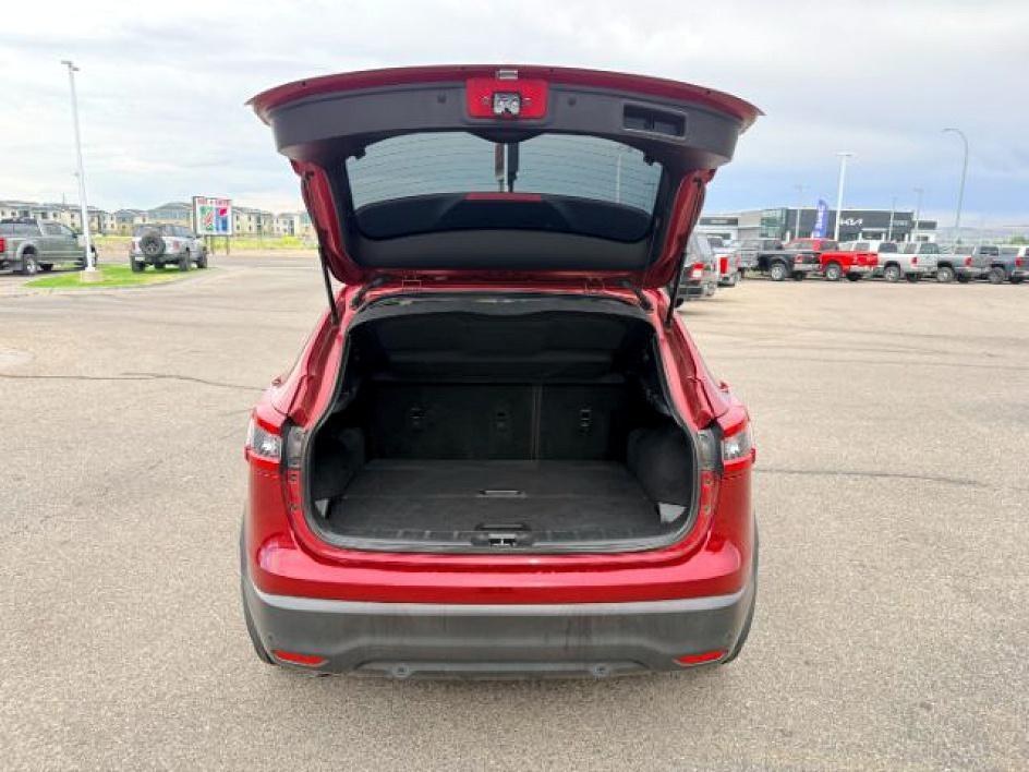 2022 RED /Charcoal Nissan Rogue Sport SV AWD Xtronic CVT (JN1BJ1BW1NW) with an 2L I-4 gasoline direct injection engine, AUTOMATIC transmission, located at 1235 N Woodruff Ave., Idaho Falls, 83401, (208) 523-1053, 43.507172, -112.000488 - At Timberline Auto, finding a great deal on your next vehicle is always easy! Our experienced sales staff goal is to help find you the right vehicle at the right price! Our knowledgeable finance department has options for almost any credit score. We offer extended service contract options to prot- Photo#5