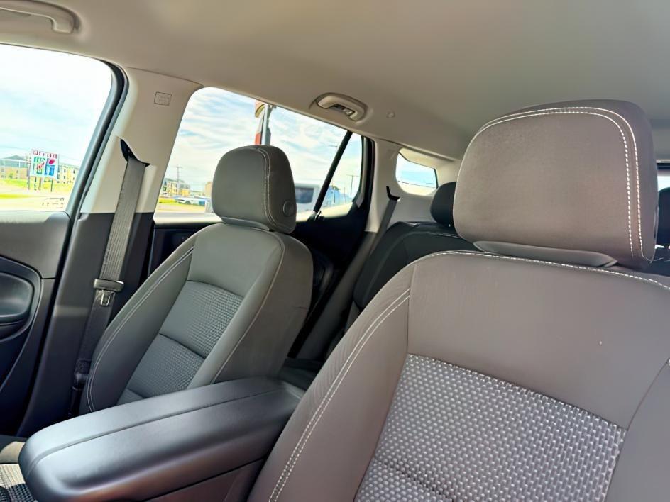 2024 WHITE /Jet Black GMC Terrain (3GKALTEG5RL) with an 15L I-4 gasoline direct injection engine, Automatic transmission, located at 1175 N Woodruff Ave, Idaho Falls, ID, 83401, 43.506901, -111.999657- Photo#23
