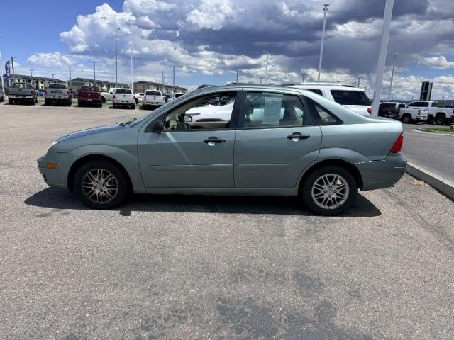 2005 GREEN /CLOTH Ford Focus SE (1FAFP34N35W) with an 2.0L I4 engine, AUTOMATIC transmission, located at 1235 N Woodruff Ave., Idaho Falls, 83401, (208) 523-1053, 43.507172, -112.000488- Photo#1