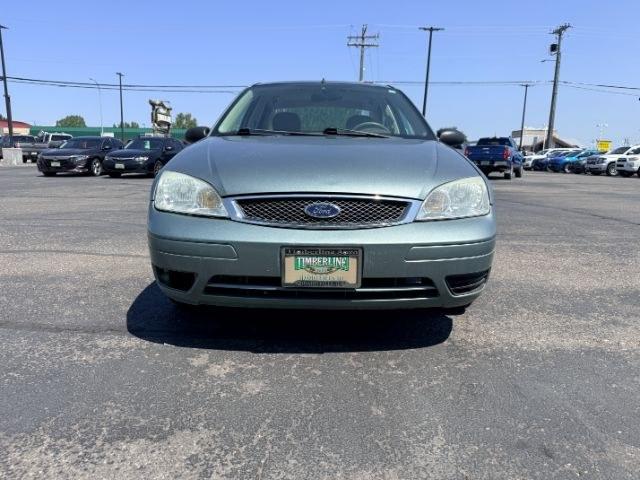 2005 GREEN /CLOTH Ford Focus (1FAFP34N35W) with an 20L I4 engine, Automatic transmission, located at 1175 N Woodruff Ave, Idaho Falls, ID, 83401, 43.506901, -111.999657 - At Timberline Auto, finding a great deal on your next vehicle is always easy! Our experienced sales staff goal is to help find you the right vehicle at the right price! Our knowledgeable finance department has options for almost any credit score. We offer extended service contract options to prot- Photo#23