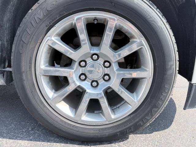 2015 WHITE /Jet Black GMC Yukon (1GKS2CKJ4FR) with an EcoTec3 62L V-8 gasoline direct injection engine, Automatic transmission, located at 1175 N Woodruff Ave, Idaho Falls, ID, 83401, 43.506901, -111.999657 - At Timberline Auto, finding a great deal on your next vehicle is always easy! Our experienced sales staff goal is to help find you the right vehicle at the right price! Our knowledgeable finance department has options for almost any credit score. We offer extended service contract options to prot- Photo#45