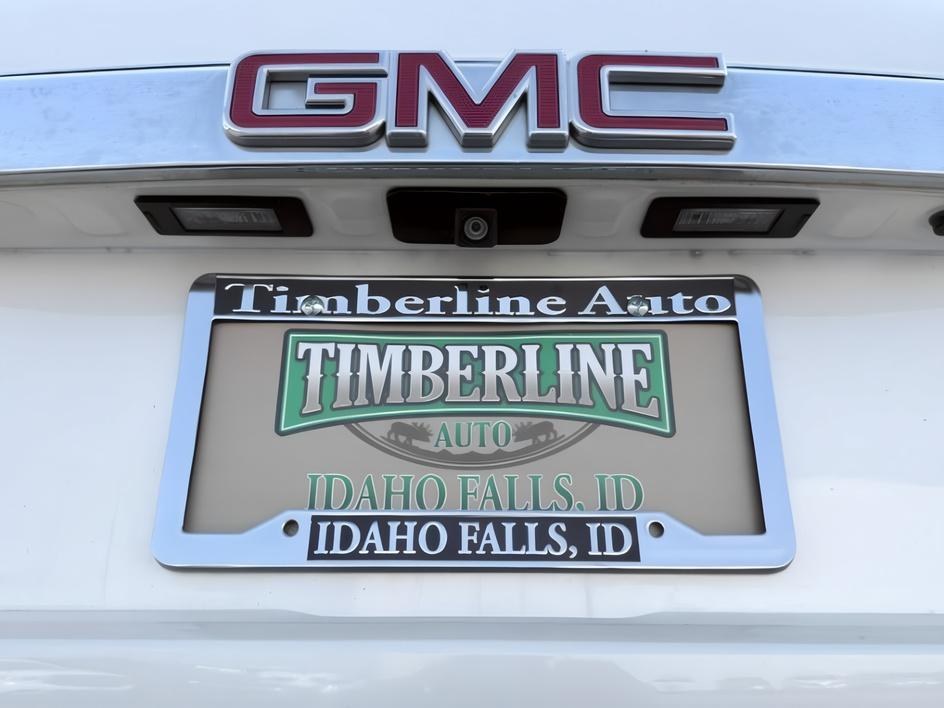 2015 WHITE /Jet Black GMC Yukon (1GKS2CKJ4FR) with an EcoTec3 62L V-8 gasoline direct injection engine, Automatic transmission, located at 1175 N Woodruff Ave, Idaho Falls, ID, 83401, 43.506901, -111.999657 - At Timberline Auto, finding a great deal on your next vehicle is always easy! Our experienced sales staff goal is to help find you the right vehicle at the right price! Our knowledgeable finance department has options for almost any credit score. We offer extended service contract options to prot- Photo#4