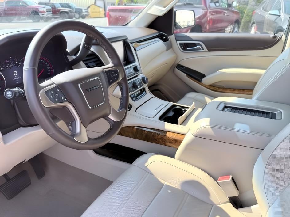 2015 WHITE /Jet Black GMC Yukon (1GKS2CKJ4FR) with an EcoTec3 62L V-8 gasoline direct injection engine, Automatic transmission, located at 1175 N Woodruff Ave, Idaho Falls, ID, 83401, 43.506901, -111.999657 - At Timberline Auto, finding a great deal on your next vehicle is always easy! Our experienced sales staff goal is to help find you the right vehicle at the right price! Our knowledgeable finance department has options for almost any credit score. We offer extended service contract options to prot- Photo#16