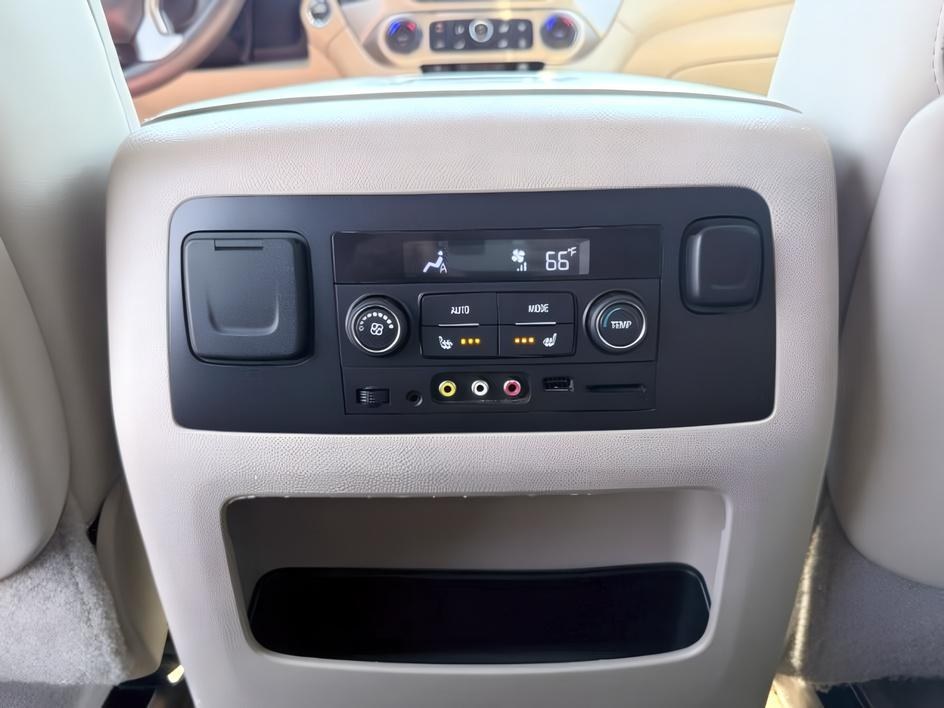 2015 WHITE /Jet Black GMC Yukon (1GKS2CKJ4FR) with an EcoTec3 62L V-8 gasoline direct injection engine, Automatic transmission, located at 1175 N Woodruff Ave, Idaho Falls, ID, 83401, 43.506901, -111.999657 - At Timberline Auto, finding a great deal on your next vehicle is always easy! Our experienced sales staff goal is to help find you the right vehicle at the right price! Our knowledgeable finance department has options for almost any credit score. We offer extended service contract options to prot- Photo#28