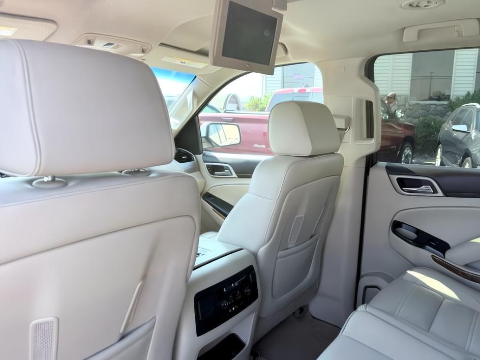 2015 WHITE /Jet Black GMC Yukon (1GKS2CKJ4FR) with an EcoTec3 62L V-8 gasoline direct injection engine, Automatic transmission, located at 1175 N Woodruff Ave, Idaho Falls, ID, 83401, 43.506901, -111.999657 - At Timberline Auto, finding a great deal on your next vehicle is always easy! Our experienced sales staff goal is to help find you the right vehicle at the right price! Our knowledgeable finance department has options for almost any credit score. We offer extended service contract options to prot- Photo#30