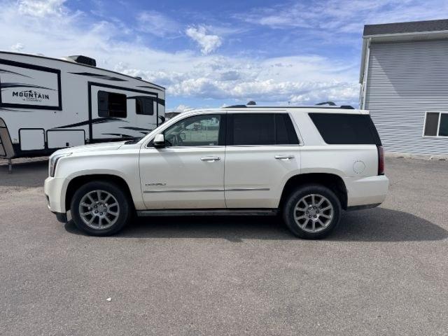 2015 WHITE /Jet Black GMC Yukon Denali (1GKS2CKJ4FR) with an EcoTec3 6.2L V-8 gasoline direct injection engine, AUTOMATIC transmission, located at 1235 N Woodruff Ave., Idaho Falls, 83401, (208) 523-1053, 43.507172, -112.000488 - At Timberline Auto, finding a great deal on your next vehicle is always easy! Our experienced sales staff goal is to help find you the right vehicle at the right price! Our knowledgeable finance department has options for almost any credit score. We offer extended service contract options to prot- Photo#1