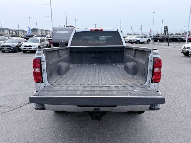 2018 Silver Ice Metallic /Dark Ash/Jet Black Chevrolet Silverado 2500HD (1GC1KUEG1JF) with an Duramax 66L V-8 diesel direct injection engine, Automatic transmission, located at 1175 N Woodruff Ave, Idaho Falls, ID, 83401, 43.506901, -111.999657 - At Timberline Auto, finding a great deal on your next vehicle is always easy! Our experienced sales staff goal is to help find you the right vehicle at the right price! Our knowledgeable finance department has options for almost any credit score. We offer extended service contract options to prot- Photo#31