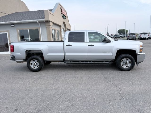 2018 Silver Ice Metallic /Dark Ash/Jet Black Chevrolet Silverado 2500HD (1GC1KUEG1JF) with an Duramax 66L V-8 diesel direct injection engine, Automatic transmission, located at 1175 N Woodruff Ave, Idaho Falls, ID, 83401, 43.506901, -111.999657 - At Timberline Auto, finding a great deal on your next vehicle is always easy! Our experienced sales staff goal is to help find you the right vehicle at the right price! Our knowledgeable finance department has options for almost any credit score. We offer extended service contract options to prot- Photo#33