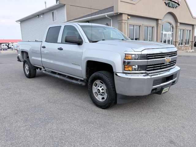 2018 Silver Ice Metallic /Dark Ash/Jet Black Chevrolet Silverado 2500HD (1GC1KUEG1JF) with an Duramax 66L V-8 diesel direct injection engine, Automatic transmission, located at 1175 N Woodruff Ave, Idaho Falls, ID, 83401, 43.506901, -111.999657 - At Timberline Auto, finding a great deal on your next vehicle is always easy! Our experienced sales staff goal is to help find you the right vehicle at the right price! Our knowledgeable finance department has options for almost any credit score. We offer extended service contract options to prot- Photo#34