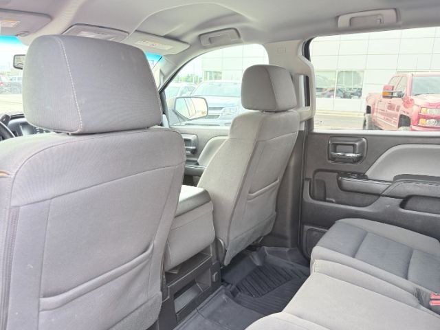 2018 Silver Ice Metallic /Dark Ash/Jet Black Chevrolet Silverado 2500HD (1GC1KUEG1JF) with an Duramax 66L V-8 diesel direct injection engine, Automatic transmission, located at 1175 N Woodruff Ave, Idaho Falls, ID, 83401, 43.506901, -111.999657 - At Timberline Auto, finding a great deal on your next vehicle is always easy! Our experienced sales staff goal is to help find you the right vehicle at the right price! Our knowledgeable finance department has options for almost any credit score. We offer extended service contract options to prot- Photo#50