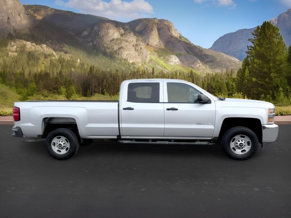 2018 Silver Ice Metallic /Dark Ash/Jet Black Chevrolet Silverado 2500HD (1GC1KUEG1JF) with an Duramax 66L V-8 diesel direct injection engine, Automatic transmission, located at 1175 N Woodruff Ave, Idaho Falls, ID, 83401, 43.506901, -111.999657 - At Timberline Auto, finding a great deal on your next vehicle is always easy! Our experienced sales staff goal is to help find you the right vehicle at the right price! Our knowledgeable finance department has options for almost any credit score. We offer extended service contract options to prot- Photo#7