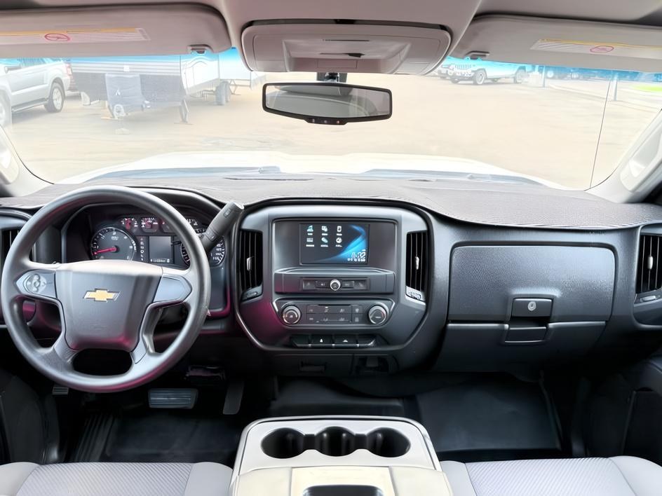 2018 Silver Ice Metallic /Dark Ash/Jet Black Chevrolet Silverado 2500HD (1GC1KUEG1JF) with an Duramax 66L V-8 diesel direct injection engine, Automatic transmission, located at 1175 N Woodruff Ave, Idaho Falls, ID, 83401, 43.506901, -111.999657 - At Timberline Auto, finding a great deal on your next vehicle is always easy! Our experienced sales staff goal is to help find you the right vehicle at the right price! Our knowledgeable finance department has options for almost any credit score. We offer extended service contract options to prot- Photo#22