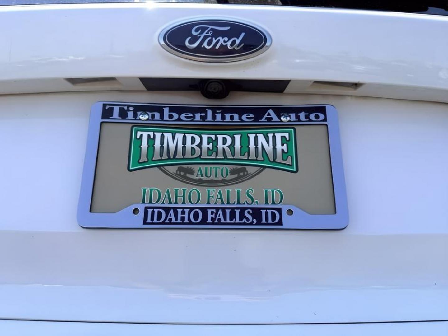 2018 WHITE /Medium Light Stone Ford Escape (1FMCU9HD1JU) with an EcoBoost 15L I-4 gasoline direct injection engine, Automatic transmission, located at 1175 N Woodruff Ave, Idaho Falls, ID, 83401, 43.506901, -111.999657 - At Timberline Auto, finding a great deal on your next vehicle is always easy! Our experienced sales staff goal is to help find you the right vehicle at the right price! Our knowledgeable finance department has options for almost any credit score. We offer extended service contract options to prot- Photo#4