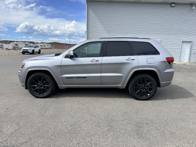 photo of 2017 Jeep Grand Cherokee Altitude