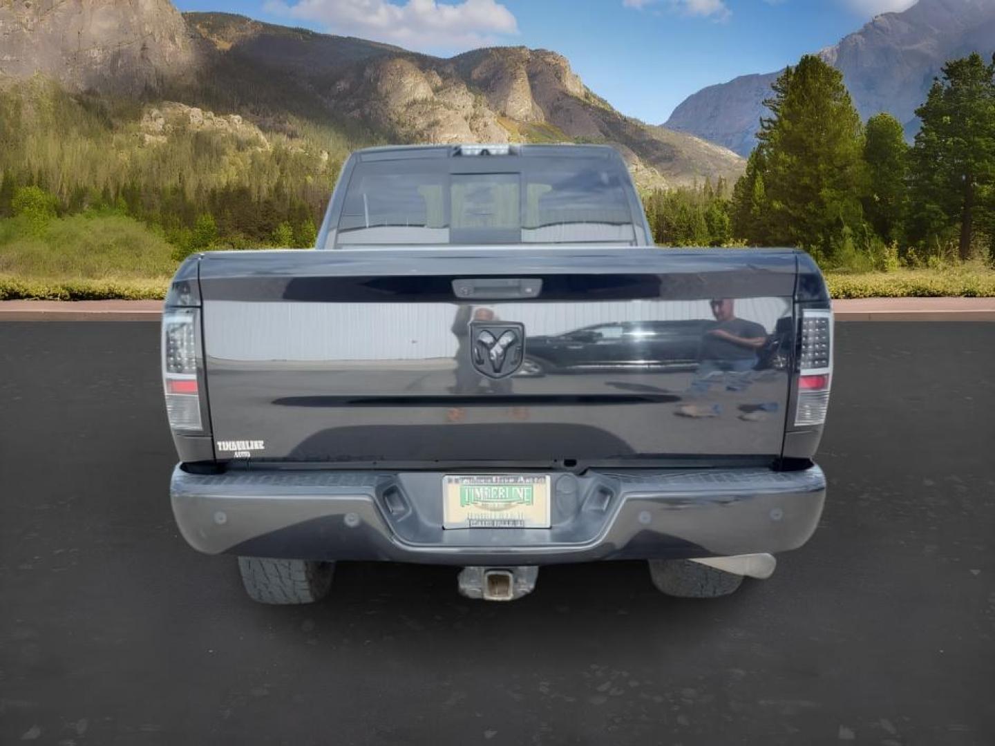 2016 BLACK /Diesel Gray/Black Ram 2500 (3C6UR5DJ7GG) with an HEMI 64L V-8 VVT variable valve control engine, Automatic transmission, located at 1175 N Woodruff Ave, Idaho Falls, ID, 83401, 43.506901, -111.999657 - At Timberline Auto, finding a great deal on your next vehicle is always easy! Our experienced sales staff goal is to help find you the right vehicle at the right price! Our knowledgeable finance department has options for almost any credit score. We offer extended service contract options to prot- Photo#3