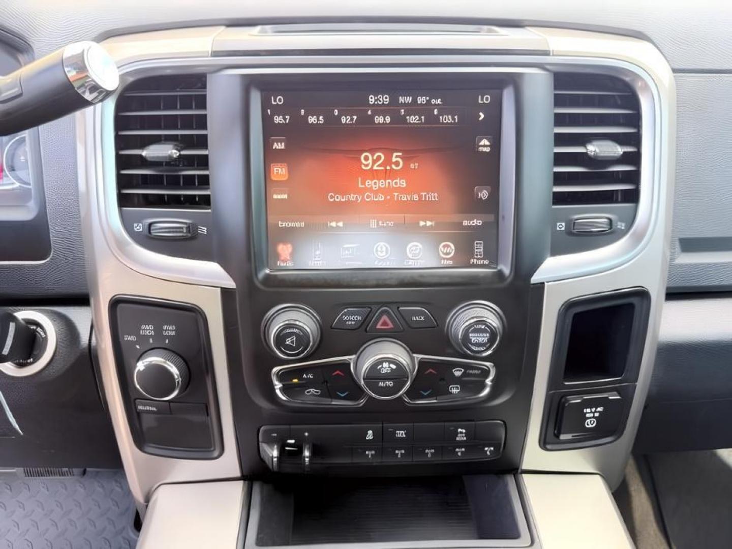2016 BLACK /Diesel Gray/Black Ram 2500 (3C6UR5DJ7GG) with an HEMI 64L V-8 VVT variable valve control engine, Automatic transmission, located at 1175 N Woodruff Ave, Idaho Falls, ID, 83401, 43.506901, -111.999657 - At Timberline Auto, finding a great deal on your next vehicle is always easy! Our experienced sales staff goal is to help find you the right vehicle at the right price! Our knowledgeable finance department has options for almost any credit score. We offer extended service contract options to prot- Photo#14